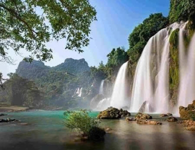 Hà Giang – Lũng Cú – Làng Lô Lô Chải – Đồng Văn – Thác Bản Giốc – Cao Bằng – Hồ Ba Bể – Bắc Kạn