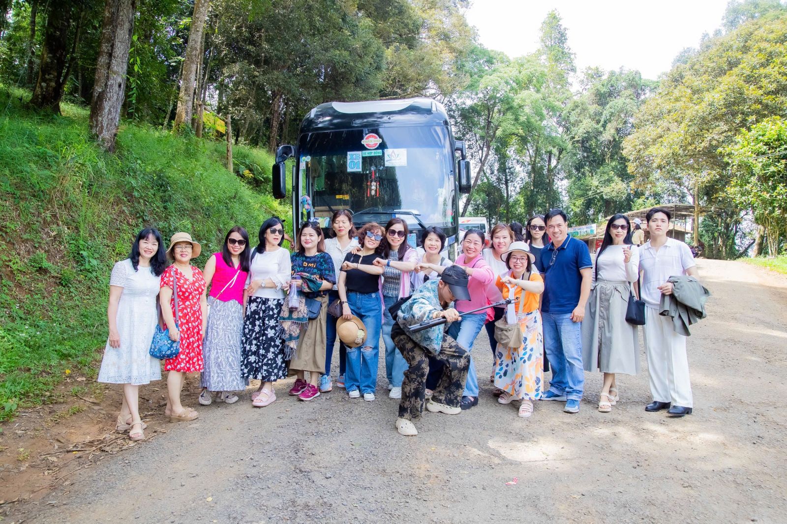 Đoàn tour du lịch hồ tràm