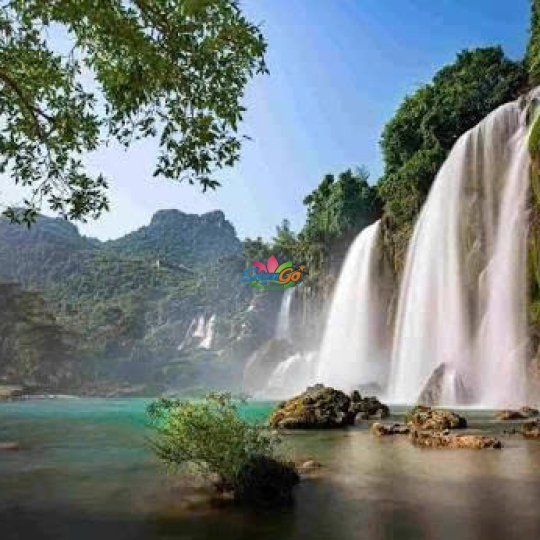 Hà Giang – Lũng Cú – Làng Lô Lô Chải – Đồng Văn – Thác Bản Giốc – Cao Bằng – Hồ Ba Bể – Bắc Kạn