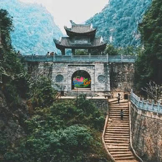 Hà Nội – Ninh Bình – Đường Lâm – Hang Múa – Tam Cốc – Tuyệt Tịnh Cốc 